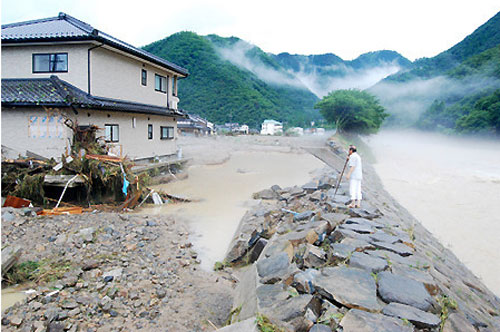 20090810-typhoon_etau3.jpg