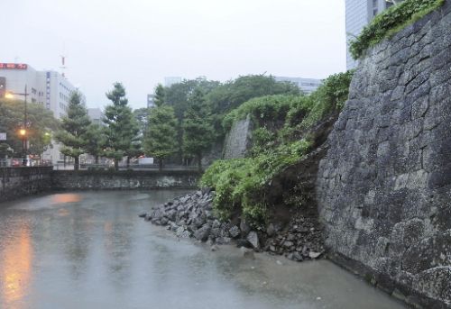 静岡県庁わきの石垣