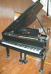 ドイツ・フッペル社製のピアノ