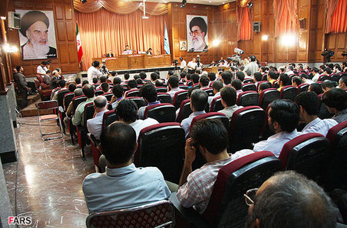 イラン・テヘランの革命裁判所の様子