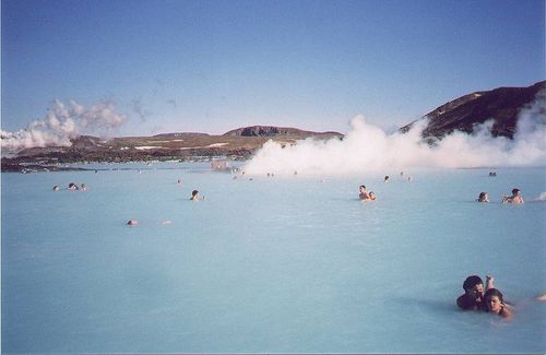 アイスランドの青い温泉、ブルーラグーン by Wikipedia