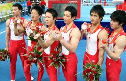 体操男子団体：銀メダル獲得