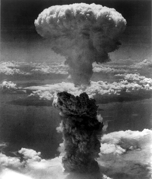長崎原爆のきのこ雲