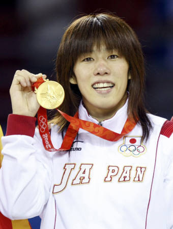 女子柔道55kg級：金メダルの吉田選手